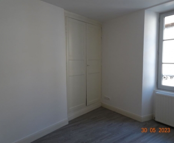 Location Maison de ville 3 pièces La Châtre (36400) - Entièrement rénovée