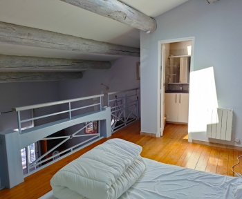 Location Appartement 2 pièces L'Isle-sur-la-Sorgue (84800) - centre ville