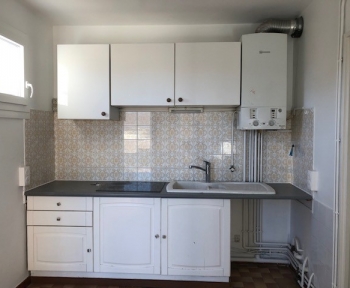 Location Appartement 4 pièces L'Isle-sur-la-Sorgue (84800) - Résidence Lou Félibre