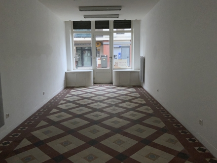 Location Boutique  pièce Puy-Guillaume (63290) - Avenue Joseph Claussat