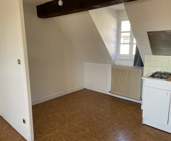 Location Studio 2 pièces Chalon-sur-Saône (71100) - CATHEDRALE