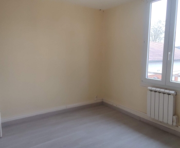Location Appartement ancien 3 pièces Sainte-Menehould (51800) - centre ville