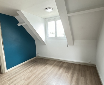 Location Local commercial 4 pièces Milly-sur-Thérain (60112)