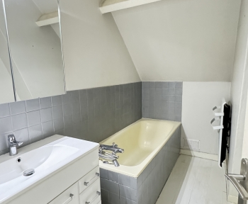 Location Local commercial 4 pièces Milly-sur-Thérain (60112)
