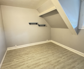 Location Local commercial 4 pièces Milly-sur-Thérain (60112)