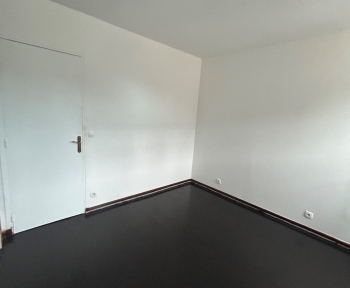 Location Appartement 2 pièces Lisieux (14100) - LISIEUX