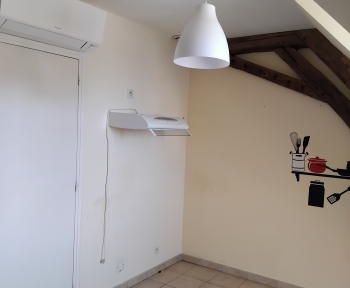 Location Appartement 3 pièces Lazenay (18120) - Place de l'église 