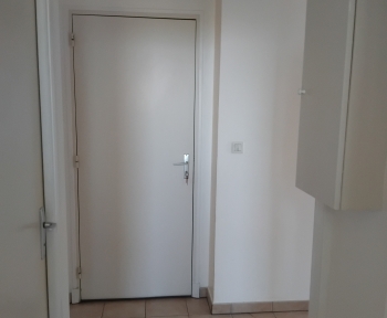 Location Appartement 3 pièces Lazenay (18120) - Place de l'église 