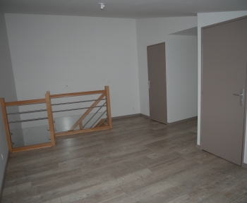 Location Appartement rénové 2 pièces Cérans-Foulletourte (72330)