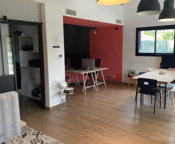 Location Local professionnel 4 pièces Aubagne (13400) - BEL EMPLACEMENT